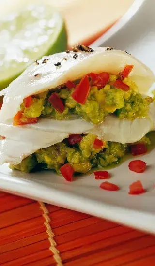 Rybí kousky s guacamole