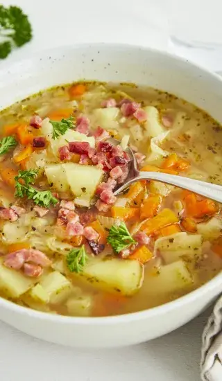 Bramborová polévka se slaninou