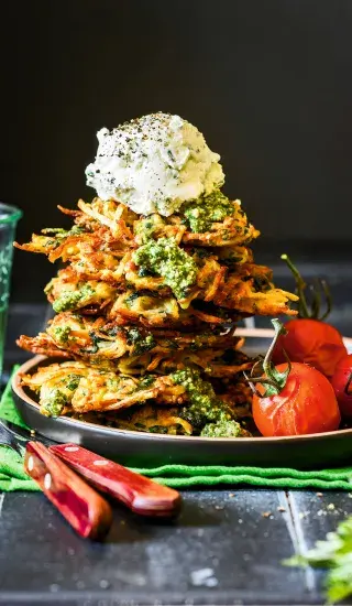 Bramborové placičky s kopřivovým pestem