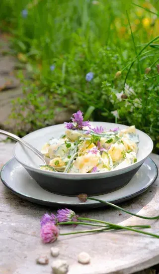 Bramborový salát s pažitkou