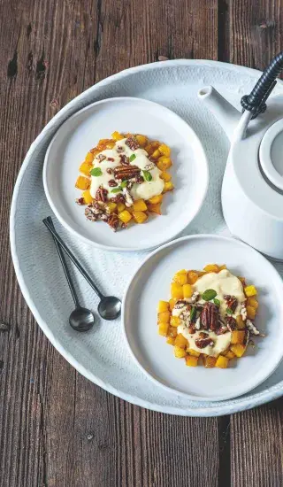 Bramborový mousse, pečený ananas a javorové pekany