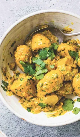 Bramborový salát à la korunovační kuře