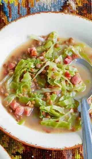 Čočková polévka s kapustou