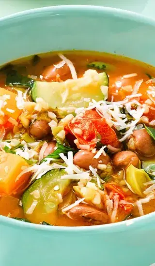 Letní fazolová polévka s bulgurem