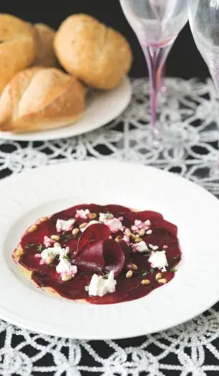 Carpaccio z červené řepy podle Zdeňka Pohlreicha
