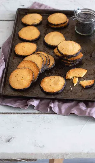 Čedarové sušenky s mákem