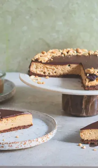 Cheesecake s arašídovým máslem a dvojí čokoládou