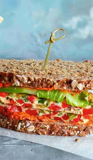 Semínkový chléb s barevnou frittatou