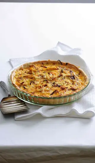 Cibulovo-sýrový quiche