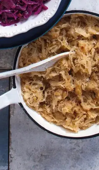 Dušené bílé zelí