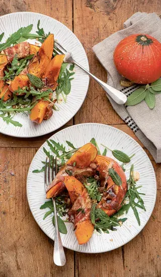 Dýně ve slaninovém kabátku s rukolovým salátem