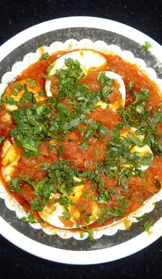 Květákové kari s vejci