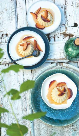 Heřmánková panna cotta s blumami a medovým rozvarem
