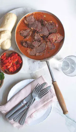 Hovězí krk na paprice