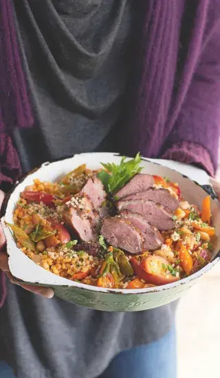 Husí prsa s bulgurem a zeleninou