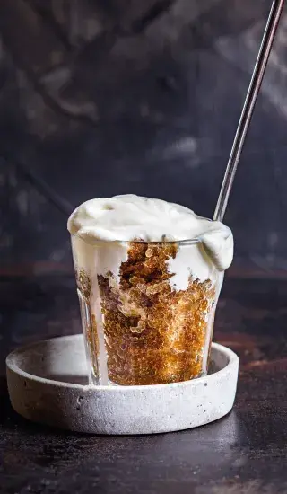 Kávová granita se smetanovou čepicí