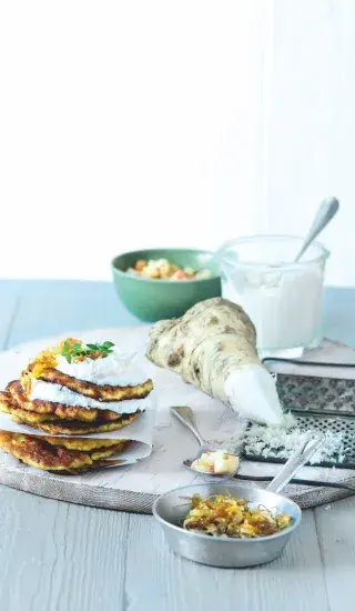 Křenové bramboráky s křenovou smetanou