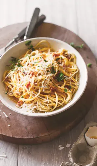 Krémové špagety se sušenými rajčaty