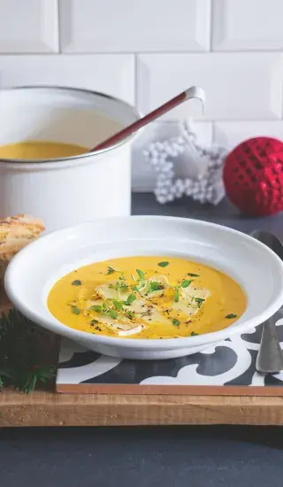 Krémová polévka se sýrem brie