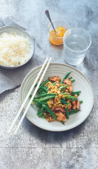 Kuřecí směs s pomeranči a fazolkami