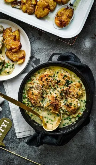 Kuře v krémové omáčce s hráškem a pórkem