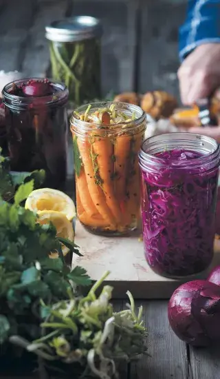 Nakládaná mrkev s bylinkami