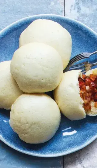 Kynuté knedlíky plněné jablečnými škvarky