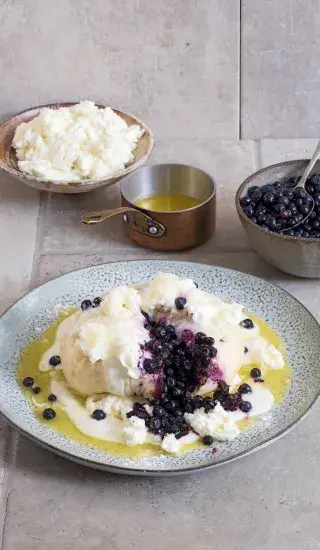 Kynutý knedlík s borůvkami