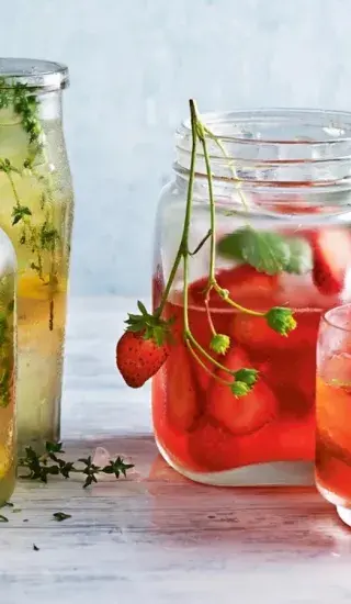 Ledový heřmánkový čaj s citronem a tymiánem