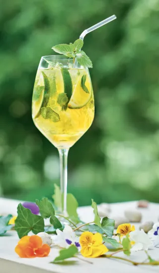 Ledový čaj s limetou a mátou