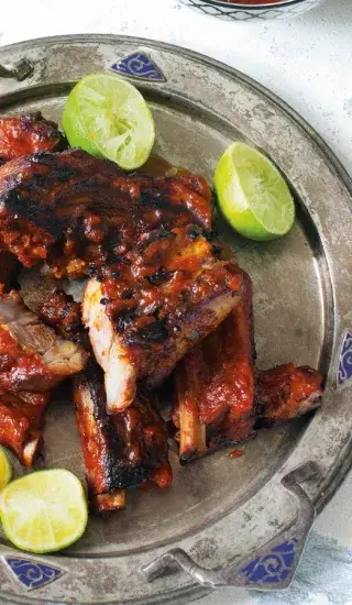 Lepivá vepřová žebírka s rapadurovou solí