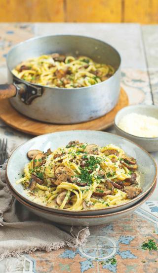 Linguine s houbami a omáčkou z mascarpone s parmazánem