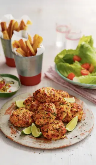 Lososové karbanátky s dipem s rajčaty a paprikou