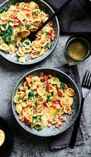 Máslové orecchiette s krevetami a šafránem