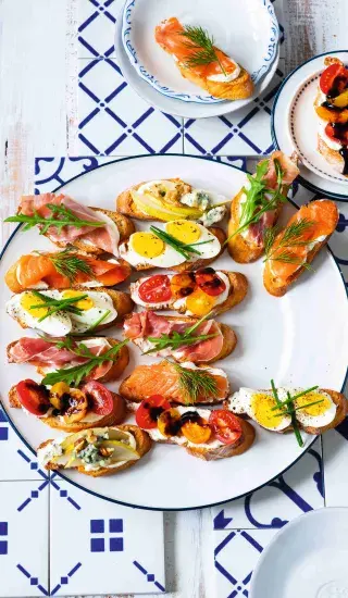 Narozeninové crostini