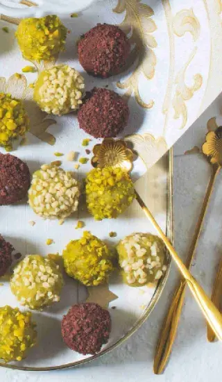 Nepečené pistáciovo-marcipánové kuličky