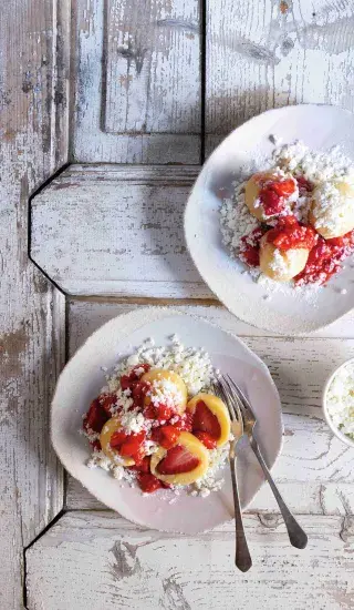 Odpalované knedlíky s jahodami