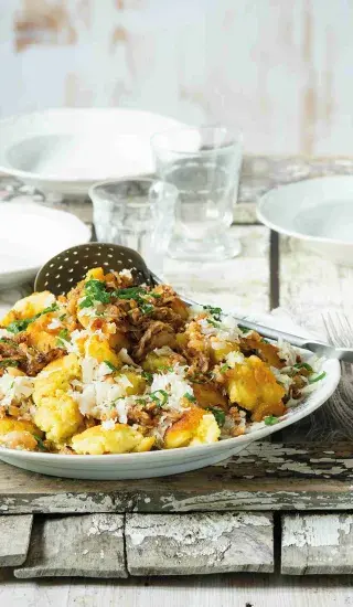 Opékané škubánky naslano s kysaným zelím