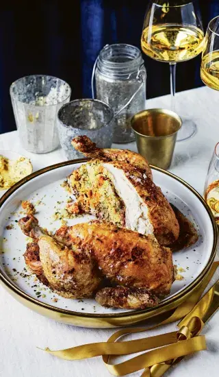 Pečené kuře s meruňkovo-kuskusovou nádivkou