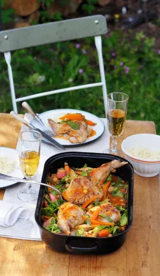 Pečený králík s rebarborou a medvědím česnekem