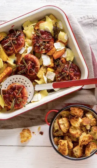 Pekáček s vinnou klobásou a sýrem