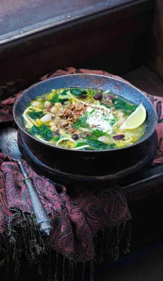 Perská „hrstková“ polévka