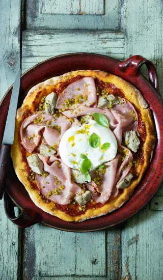 Pizza s mortadellou a burratou