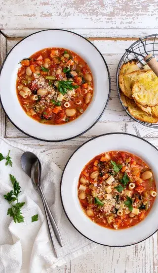 Polévka minestrone