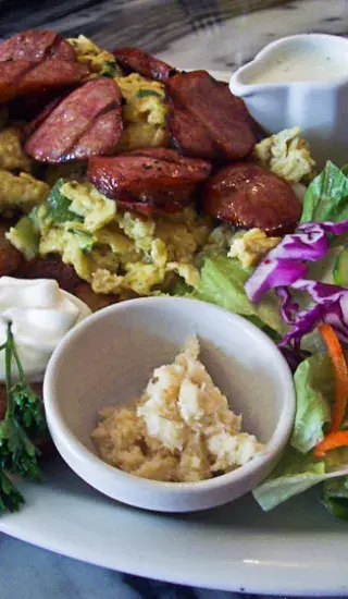 Placky z pohanky se zelným salátem