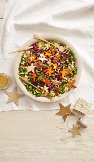 Barevný vánoční salát