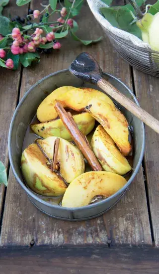 Pošírované kdoule s koňakem