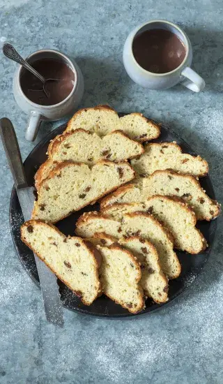 Rychlá tvarohová vánočka bez kynutí