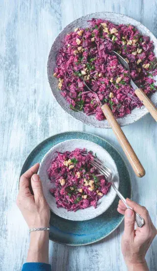 Rýžový salát s pečenou červenou řepou