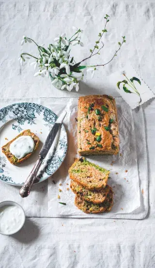 Špaldový chlebíček s medvědím česnekem